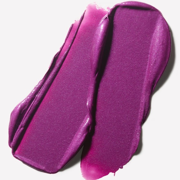 MAC Amplified Lipstick - Picture 3 of 3